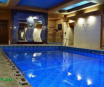Большой зал Bathhouse