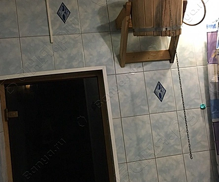 Номер с камином и веником