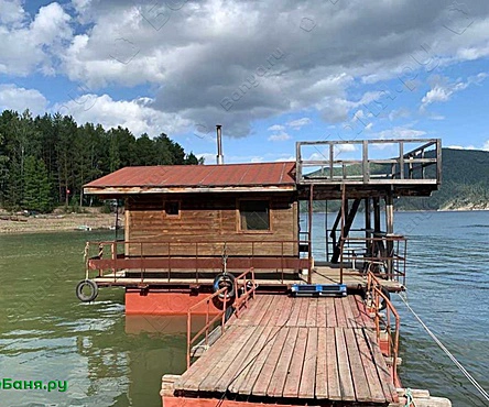 Баня на плаву